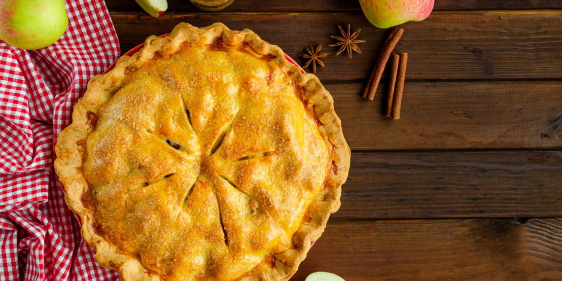 Sem açúcar ou farinha: como fazer torta de maçã saudável, fácil e gostosa