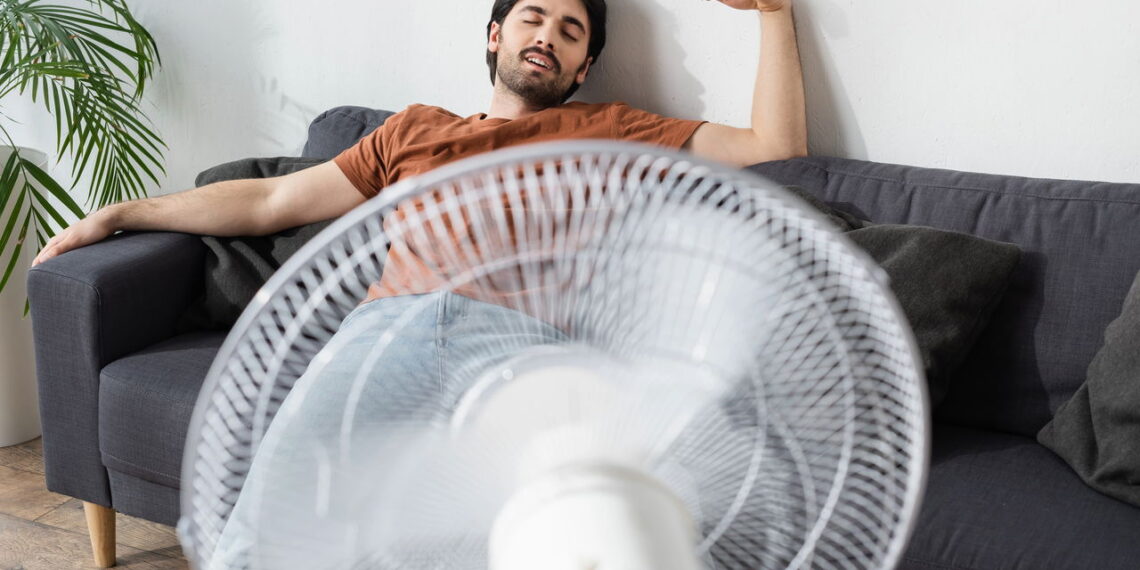 Esse é o truque dos arquitetos para um ventilador resfriar como se fosse um ar condicionado