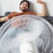 Esse é o truque dos arquitetos para um ventilador resfriar como se fosse um ar condicionado