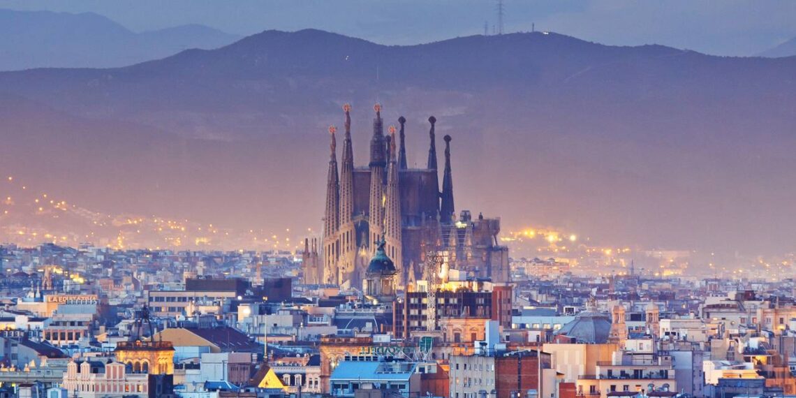 Cidade europeia mescla história rica com uma modernidade vibrante