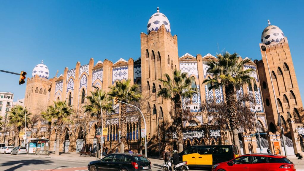 Cidade europeia mescla história rica com uma modernidade vibrante