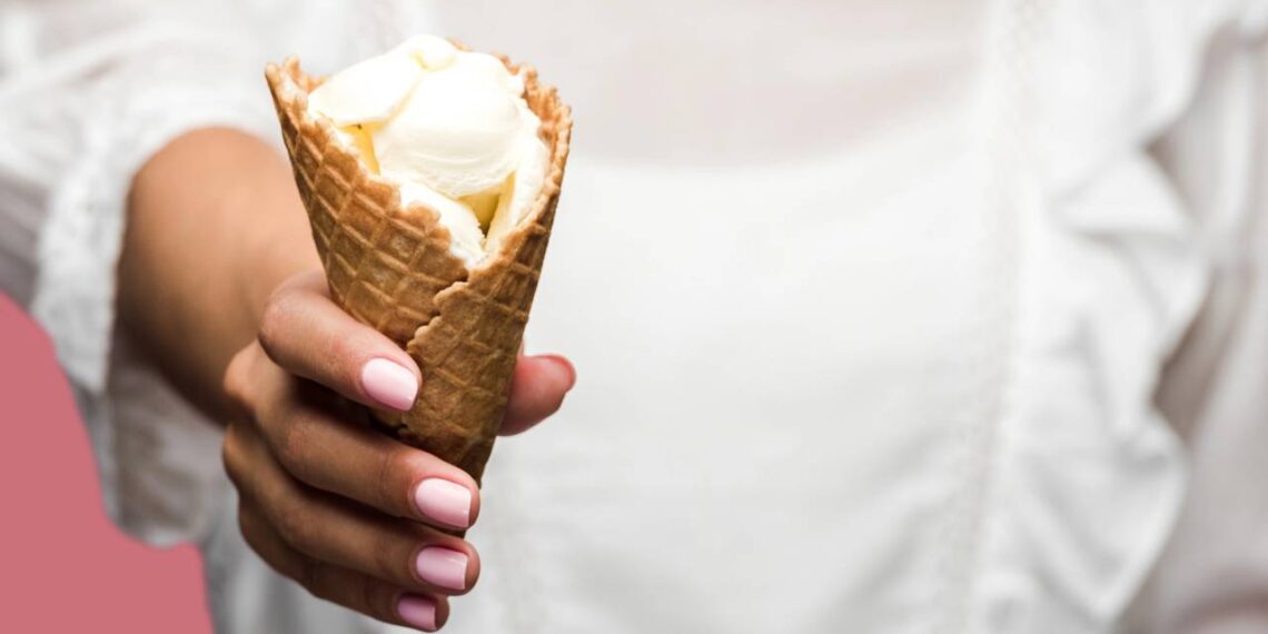 Você sabe como são feitas as crocantes casquinhas de sorvete? Segundo o Manual do Mundo
