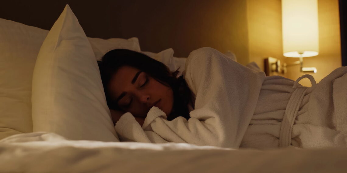 Mudanças práticas no dia a dia podem melhorar o sono, reduzir o cansaço e diminuir a dependência de medicamentos para dormir