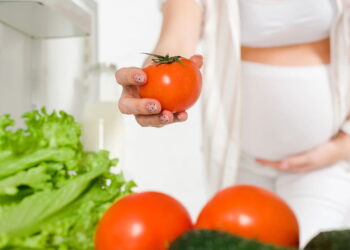 Como preservar tomate suculento sem murchar na geladeira