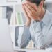 Como enfrentar a insegurança no ambiente de trabalho, segundo terapeutas