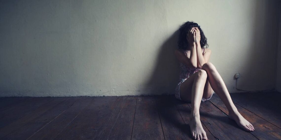 Por que mulheres temem ficar sozinhas e como superar esse medo, segundo a psicologia