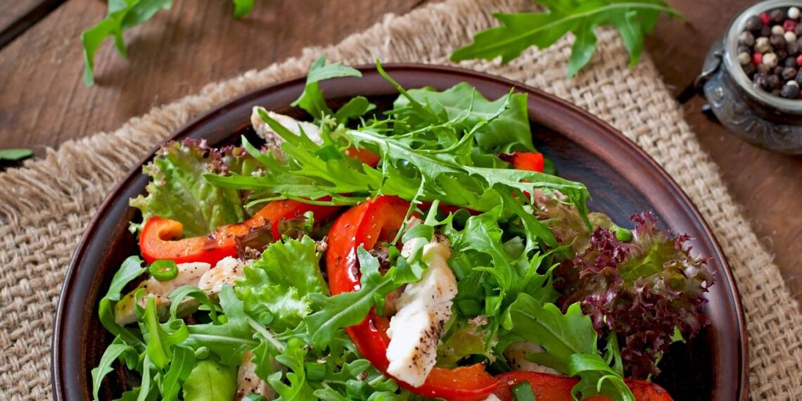 Saladas que ajudam na perda de peso de forma equilibrada