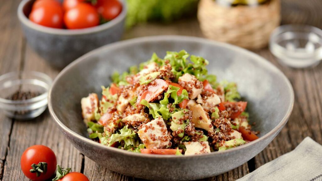 Saladas que ajudam na perda de peso de forma equilibrada