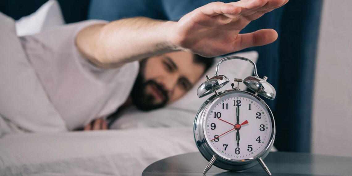 Movimentos matinais que despertam o corpo e a disposição