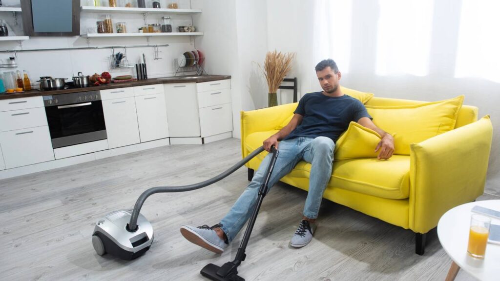 Como usar o aspirador de forma segura sem atrair baratas