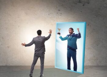 O que a autocobrança revela sobre você, segundo a Psicologia
