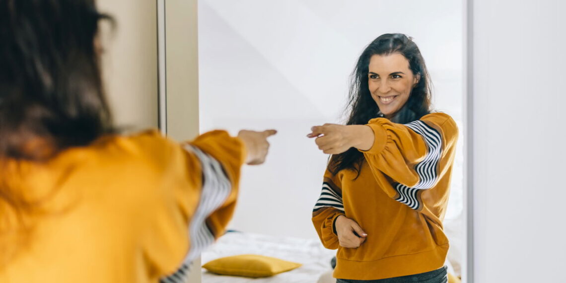 Aumentar autoestima feminina com práticas fáceis, segundo terapeuta