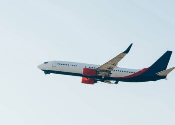 Companhia aérea entra com pedido de falência com milhões em dívidas e ações judiciais