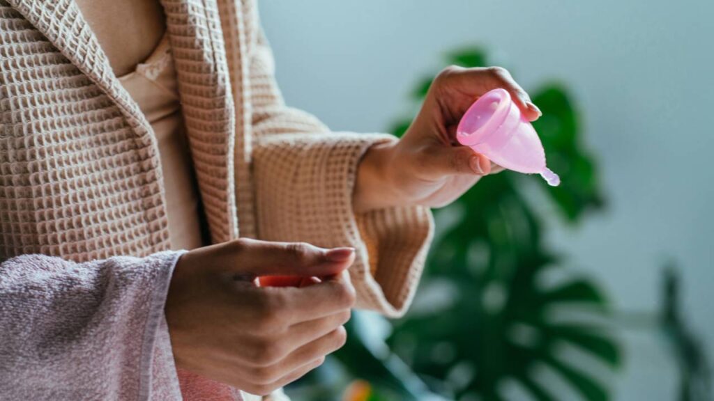 Coletor menstrual ou absorvente interno: qual é a melhor opção?