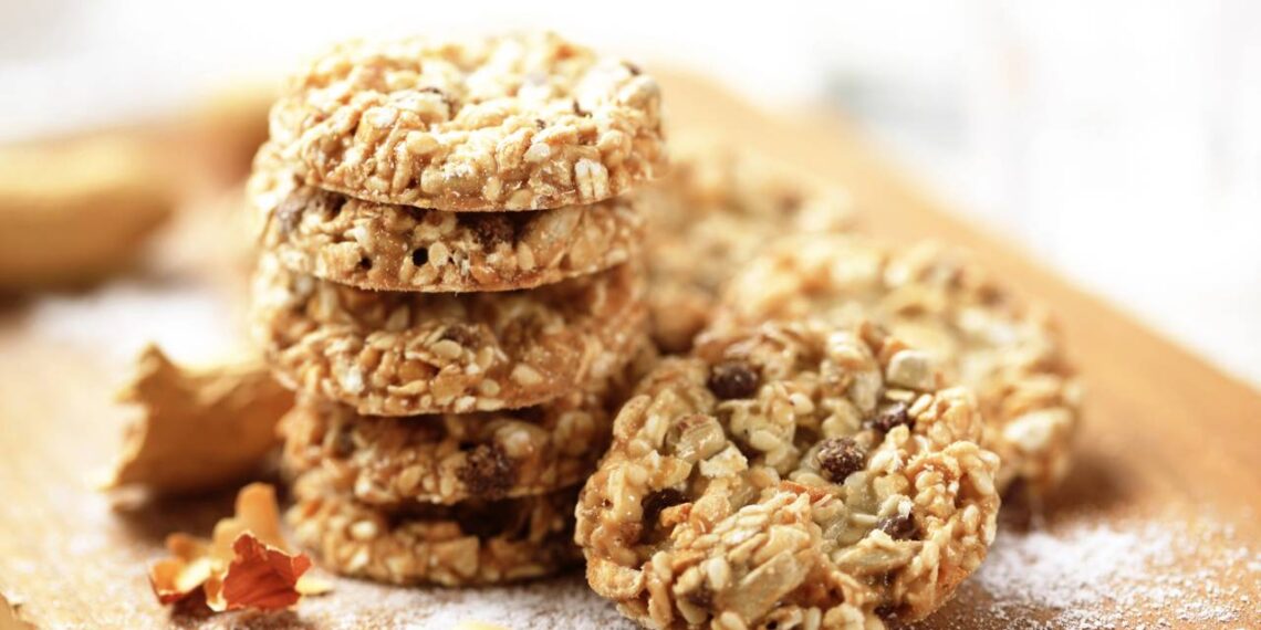 Cookie quentinho com aveia e mel em minutos no micro-ondas