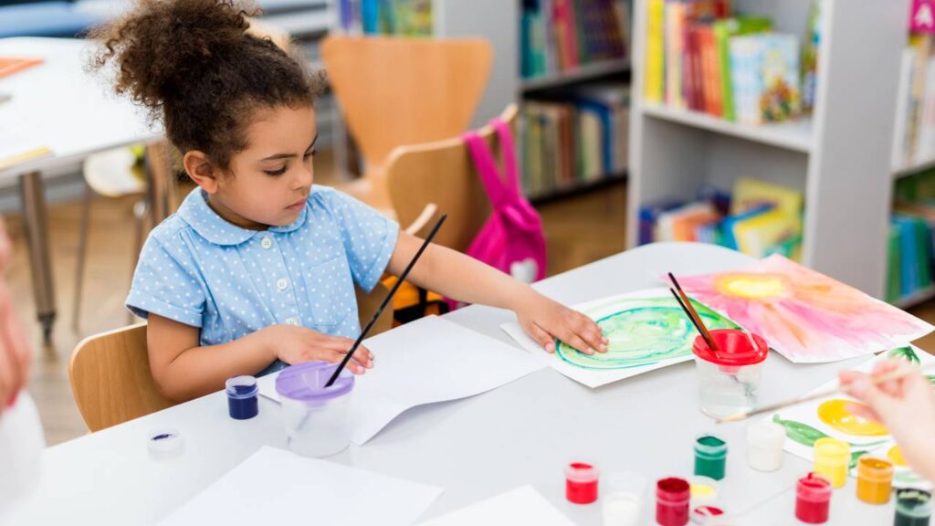 Como valorizar os desenhos das crianças na decoração da sua casa