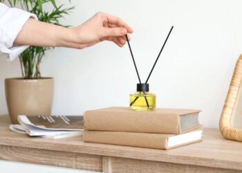 DIY para uma casa mais cheirosa: difusor aromatizante caseiro pronto em poucas etapas