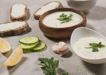 Como fazer iogurte grego em casa com apenas 2 ingredientes, fácil e rápido