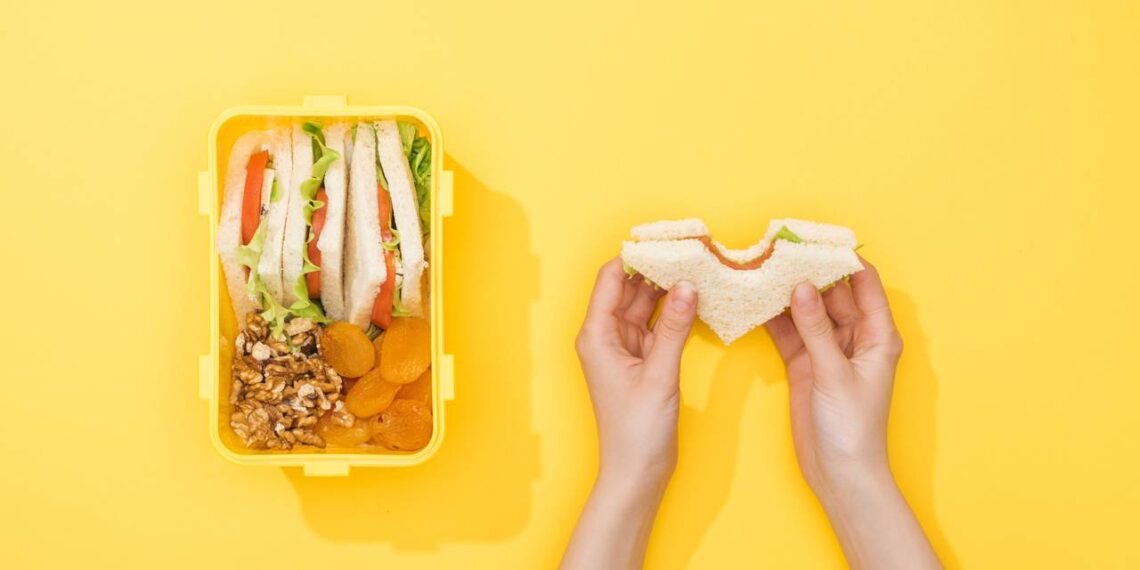 Como escolher lanches rápidos e saudáveis para o dia a dia, segundo nutricionista
