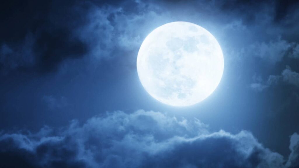 Como Áries pode aproveitar a energia da Lua Cheia para impulsionar sua carreira
