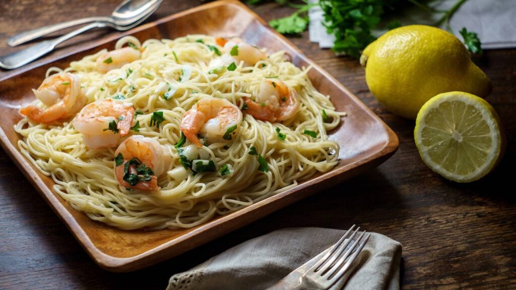 Colocar óleo ao cozinhar o macarrão, pode ou não?