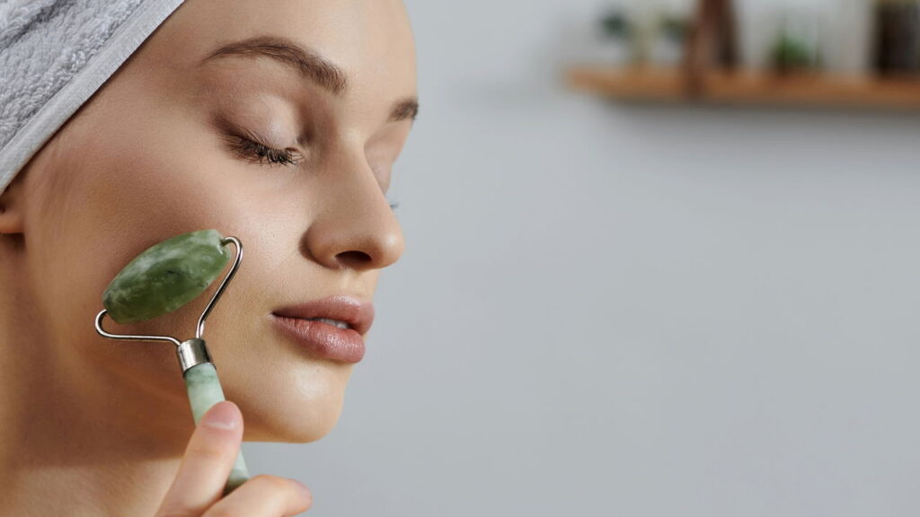 Exercícios faciais que potencializam o skincare como nenhum outro