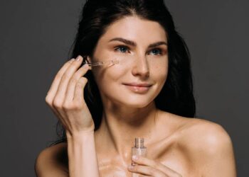 Conheça o óleo que pode fazer milagre na pele eliminando acnes