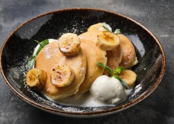 3 receitas fáceis de panqueca doce no micro-ondas para matar a vontade de doce