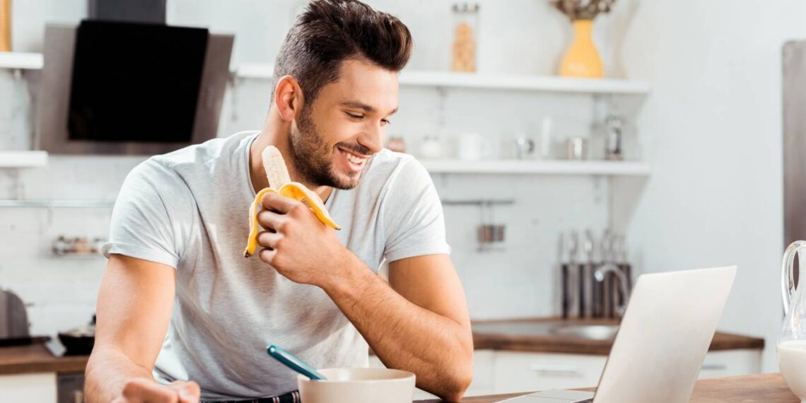 Banana 2 em 1: o alimento que alivia a constipação e controla a diarreia
