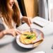 Omelete de micro-ondas: café da manhã pronto em 1 minuto