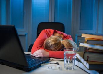 Por que procrastinamos: medo ou preguiça? A psicologia explica