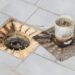 Borrife essa mistura no ralo e nunca mais verá baratas subindo em casa