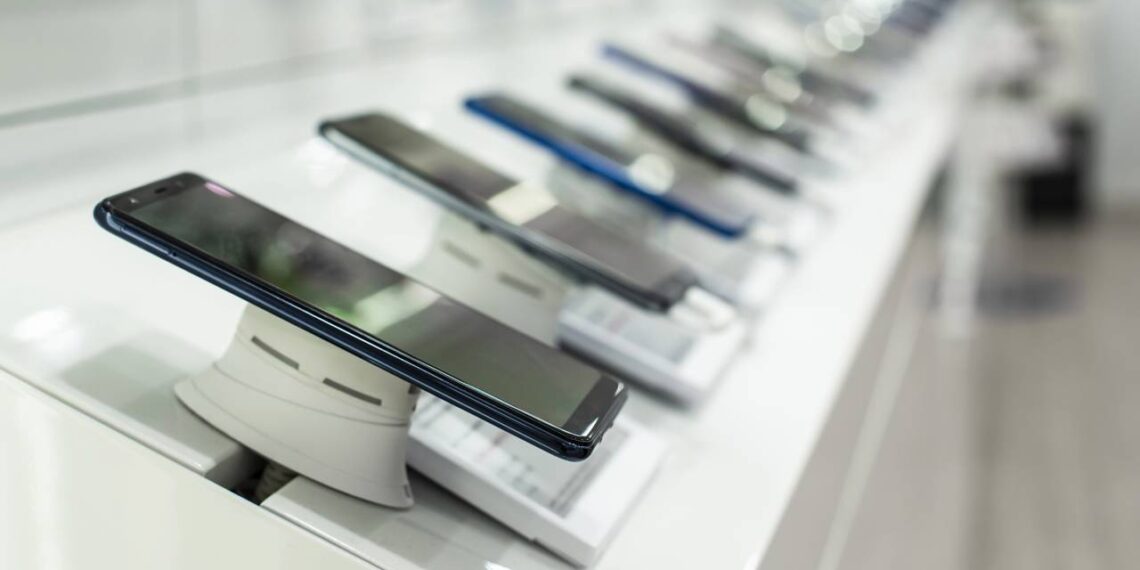 Galaxy S25 Ultra ou iPhone 17 Pro Max: qual ganhou o prêmio de melhor smartphone de 2025?