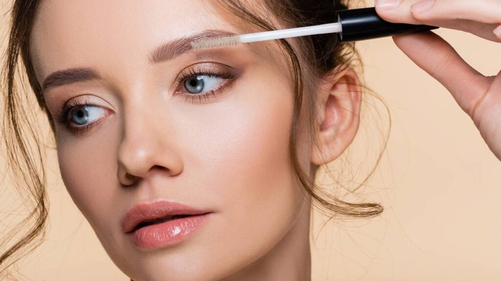 Dicas infalíveis para a sobrancelha crescer rápido