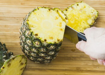 O que acontece com seu corpo ao beber suco da casca do abacaxi