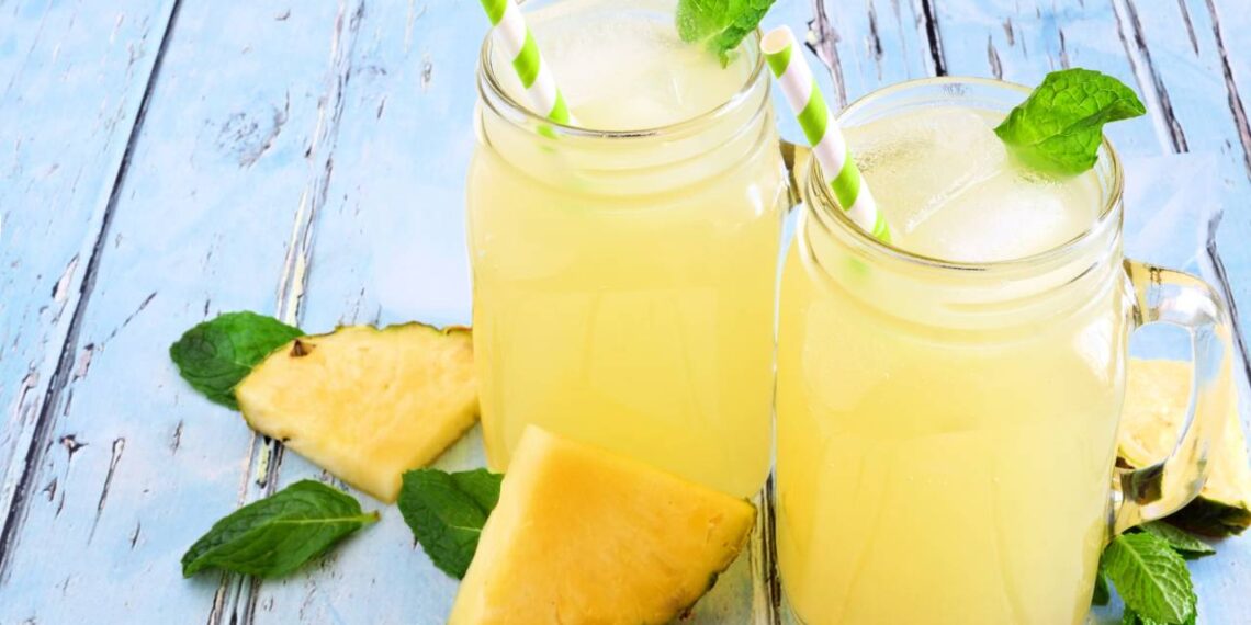 Desintoxique seu figado com este suco de abacaxi e hortelã