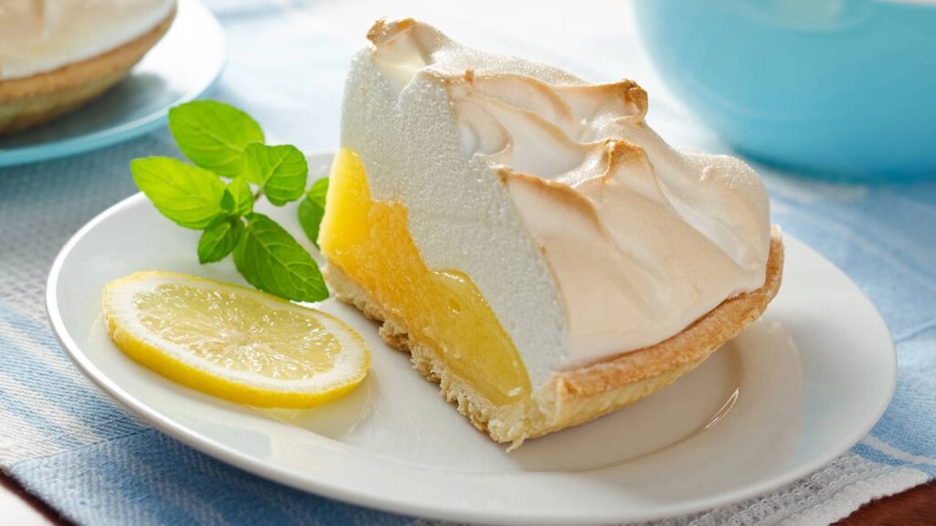 Esta torta de limão sem forno é rápida de preparar e vai surpreender a família