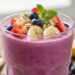 Vitamina com ingredientes naturais para começar o dia com energia e disposição