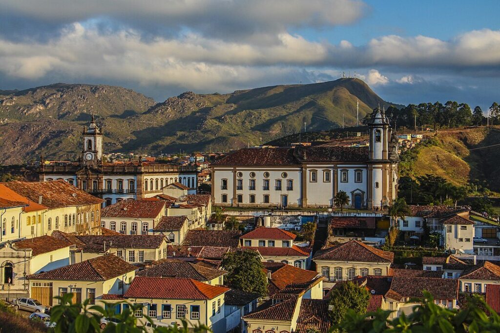 Minas Gerais atrai turistas com trilhas, igrejas barrocas e cultura