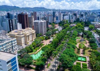 Capital brasileira encanta turistas com seu charme cultural e modernidade