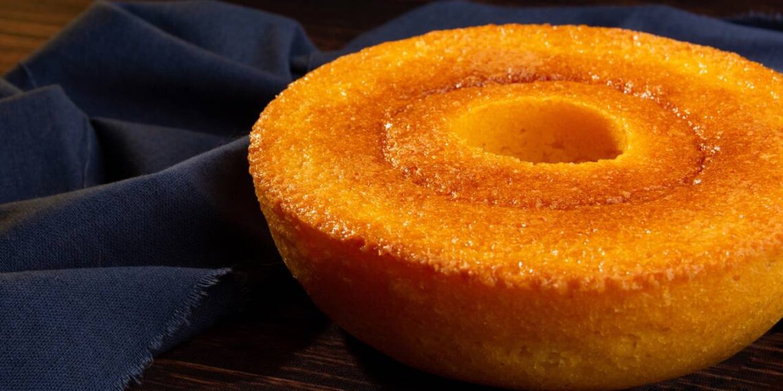 Parece receita de vó: bolo de fubá fofinho e delicioso, perfeito para acompanhar uma boa xícara de café