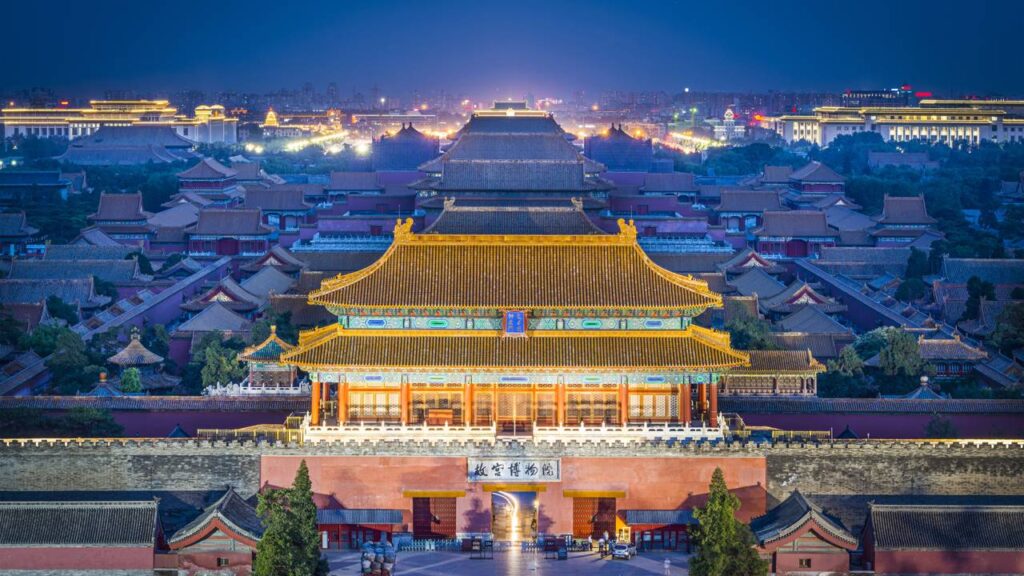 Capital chinesa fascina turistas com seus monumentos históricos e infraestrutura de ponta