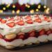 Pavê de nata com morango para o Natal pronto em 10 minutos
