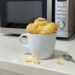 Pão de queijo de caneca: delicioso e fica pronto em 1 minuto