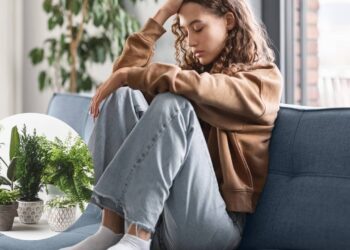 3 melhores ervas para aliviar sintomas da depressão de forma natural