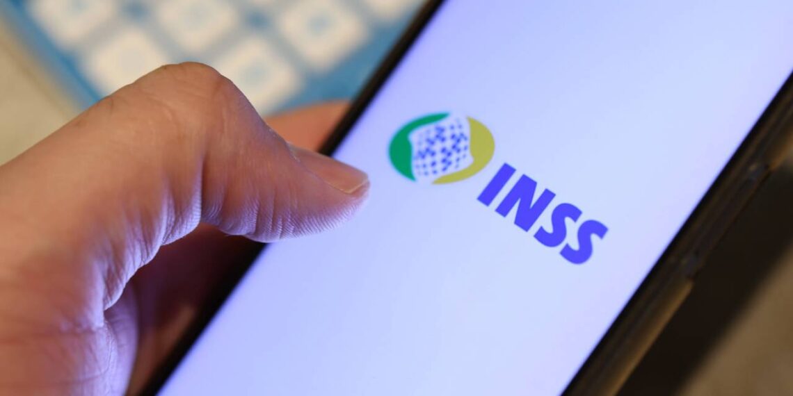 INSS começa a pagar 13º salário a novos aposentados