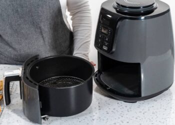 3 funções secretas da airfryer que poucos conhecem e que agilizam a preparação da comida