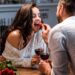 Os 3 signos que podem conhecer o amor da vida neste mês