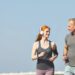 Como deixar a pele e a saúde protegida durante os exercícios no verão
