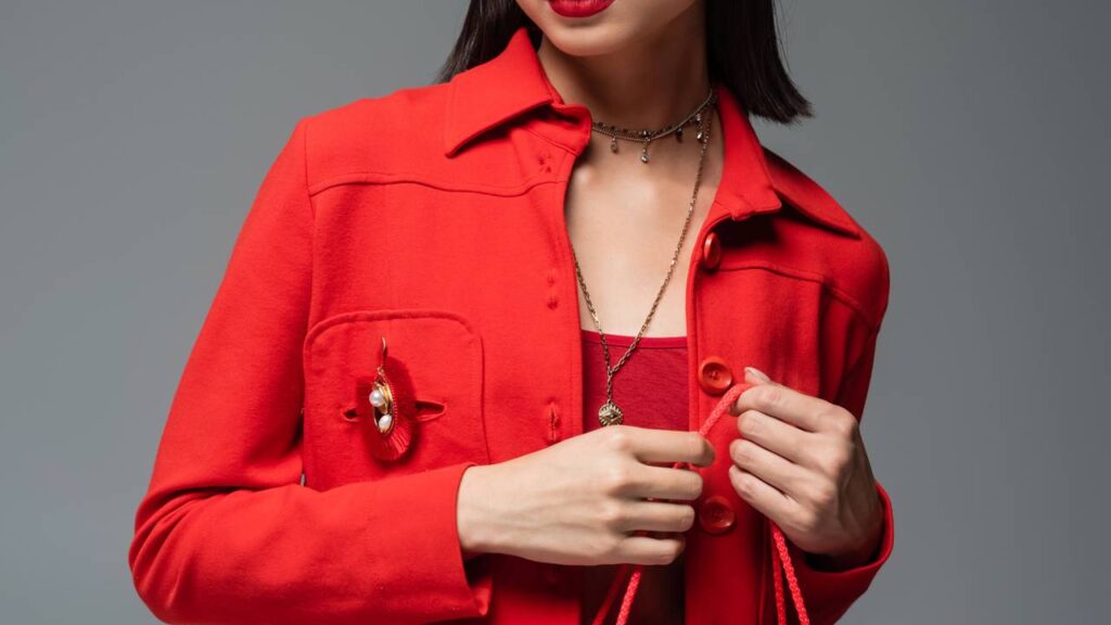 Item considerado "fora da moda" retorna e vira uma tendência estilosa